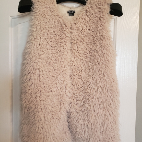 FAUX FUR vest - Picture 4 of 5